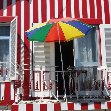 Sea House Nocleg ze śniadaniem *